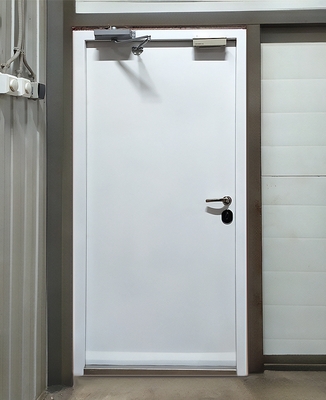 Дверь белого цвета