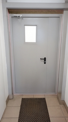 Полуторная дверь с окном Полуторная дверь с окном