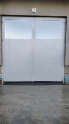 Ворота с остеклением